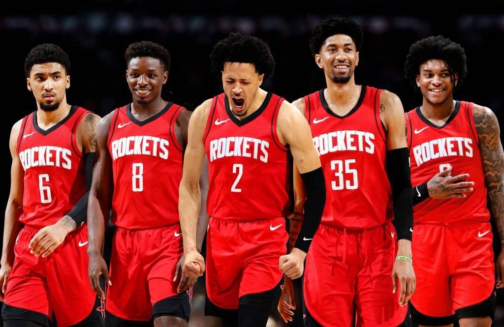 今晨斯图加特调整名单以备足总杯，单刀错失环节打磨，压力陡增，赛程密集仍需轮换(法兰克福对斯图加特比赛结果)-电竞竞猜